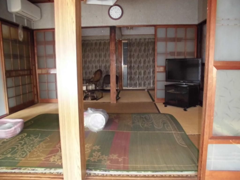 6DK Detached House on 961 sqm Corner Lot in Izumi, Kagoshima - Thumbnail 2