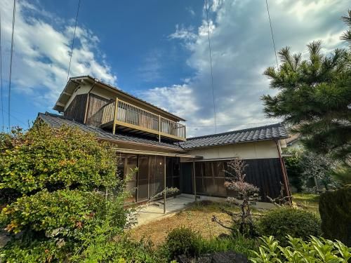 5LDK Akiya House with Large Garden in Tobe, Ehime - Thumbnail 2