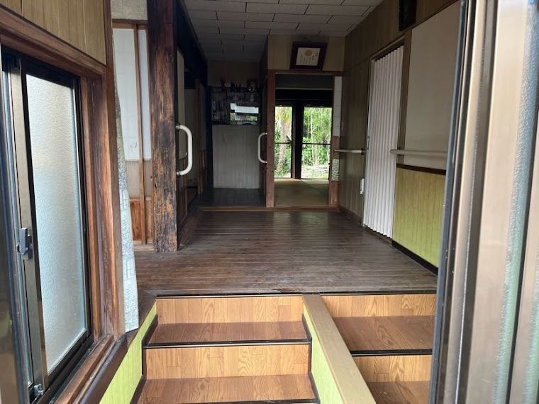 Vast 932 sqm Land with House & Outbuildings for Sale in Kunitomi - Thumbnail 2