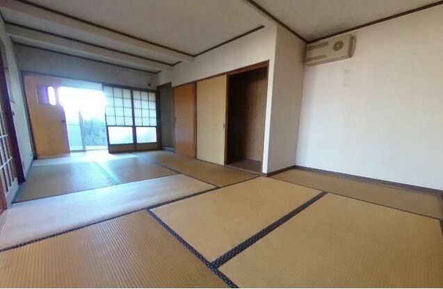 7LDK Traditional House for Renovation in Chikujo Town, Fukuoka - Thumbnail 3