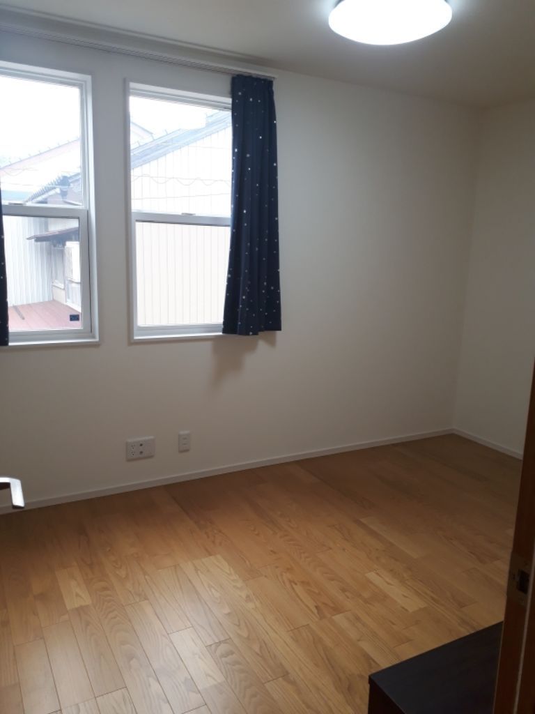 Modern 3SLDK House for Sale in Quiet Fukui City Neighborhood - Thumbnail 4
