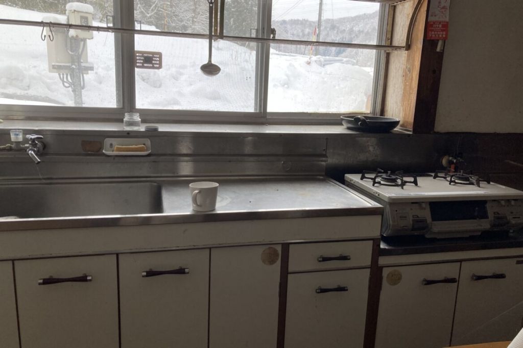 7DK Vacant House with Garage for Sale in Sanjo, Niigata - Image 1