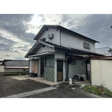 Spacious 6DK House in Kasai City with 3 Parking Spaces — Image 2, Kasai, Hyogo