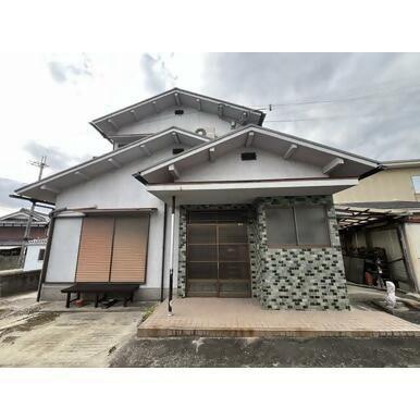 Spacious 6DK House in Kasai City with 3 Parking Spaces — Image 1, Kasai, Hyogo