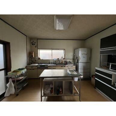 Spacious 6DK House in Kasai City with 3 Parking Spaces — Image 3, Kasai, Hyogo