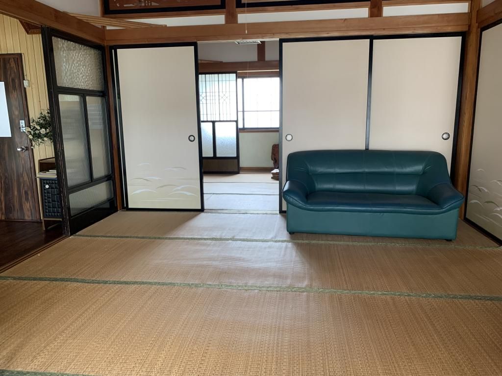 Large 12DK House on 863sqm Land in Tsugaru City Akiya Bank - Thumbnail 4