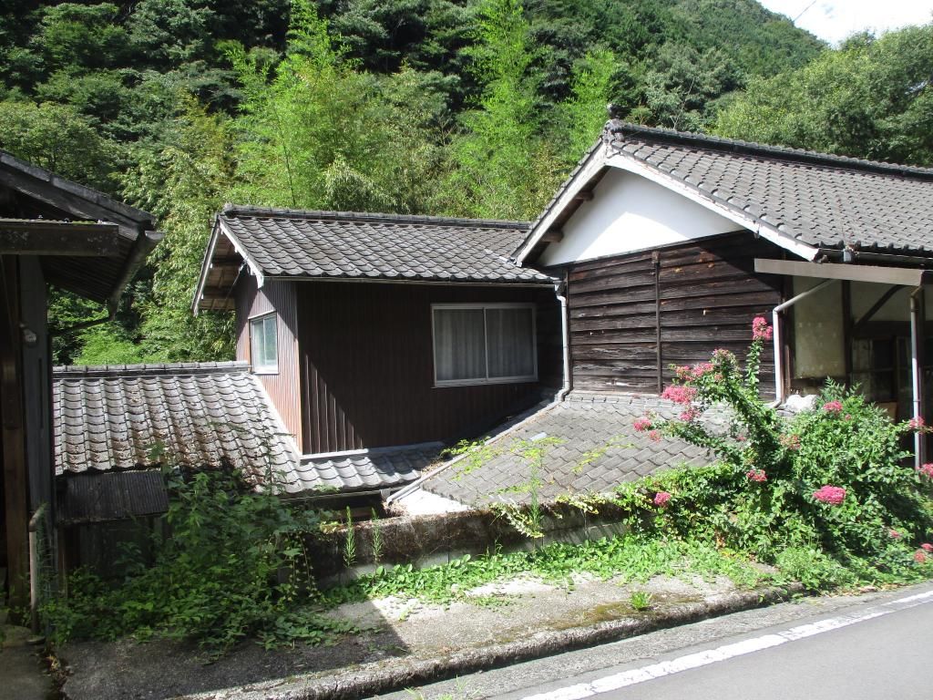 9K Traditional House for Sale in Mannō, Kagawa - 190.26 sqm - Thumbnail 2