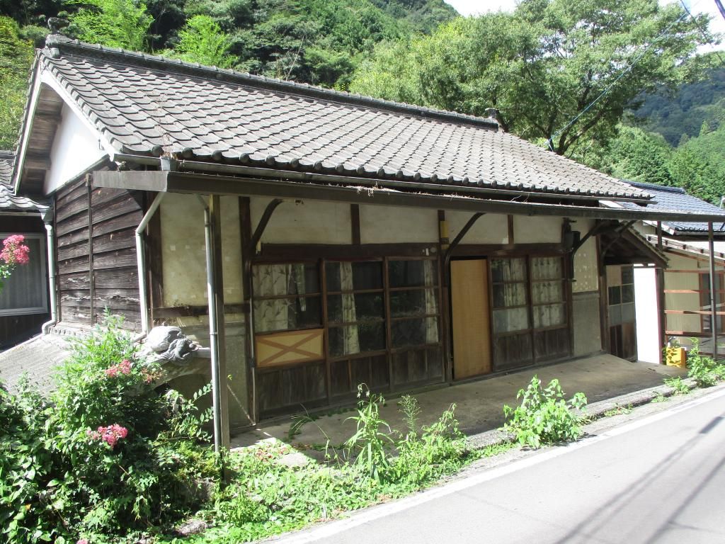 9K Traditional House for Sale in Mannō, Kagawa - 190.26 sqm - Thumbnail 3