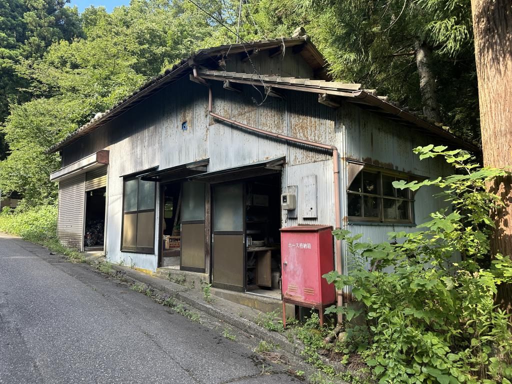 Spacious House with Large Workshop in Yahiko Village - Thumbnail 3