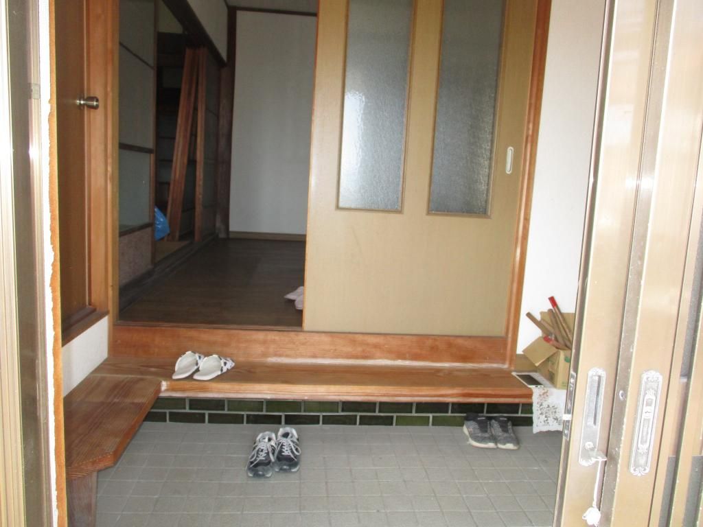 9DK Coastal House with Land in Kasaoka, Okayama Akiya Bank - Image 22