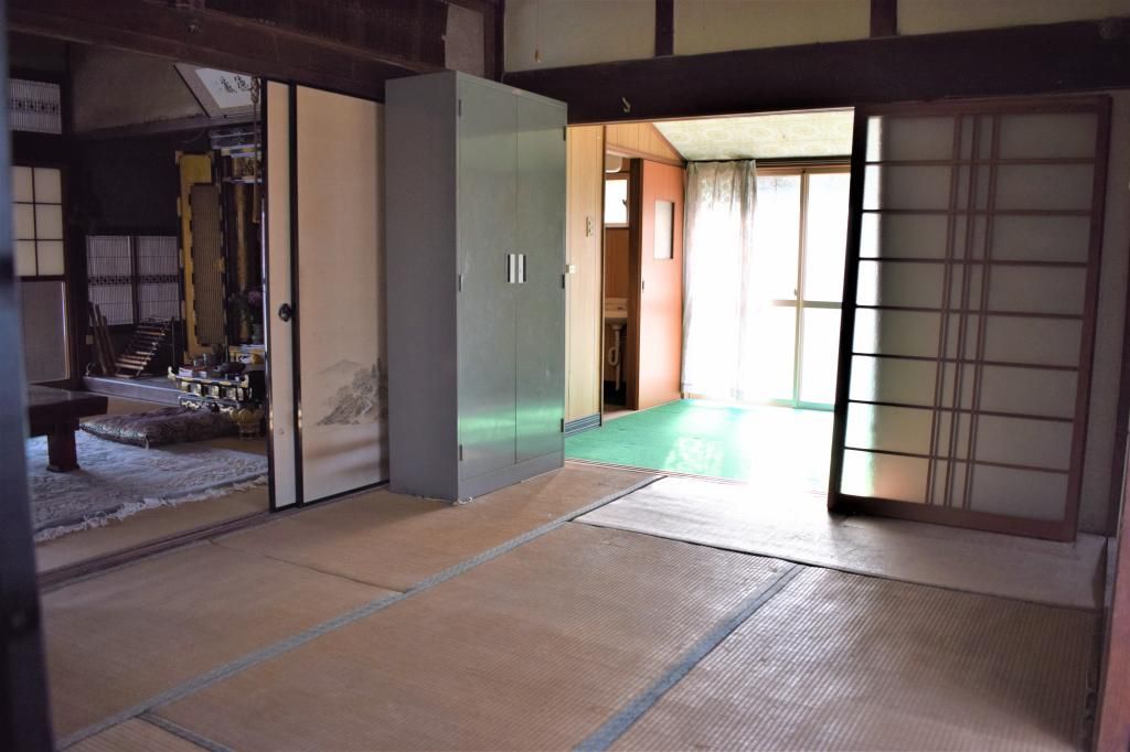 Large 11DK House with Garden & Subsidy in Chikujo Town, Fukuoka - Thumbnail 3