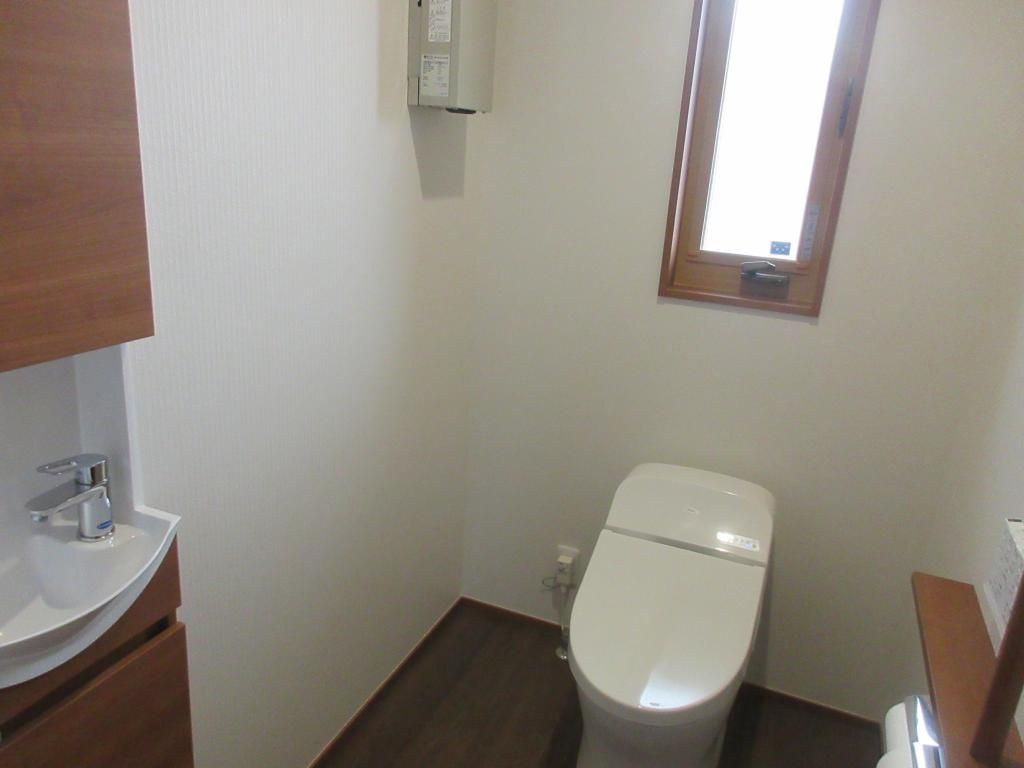 Meiji-era Kominka with 11 Rooms in Kimita, Miyoshi - Thumbnail 4