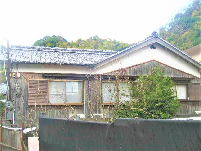 Single-Story 3DK House for Rent in Uwajima with Garden - Image 1
