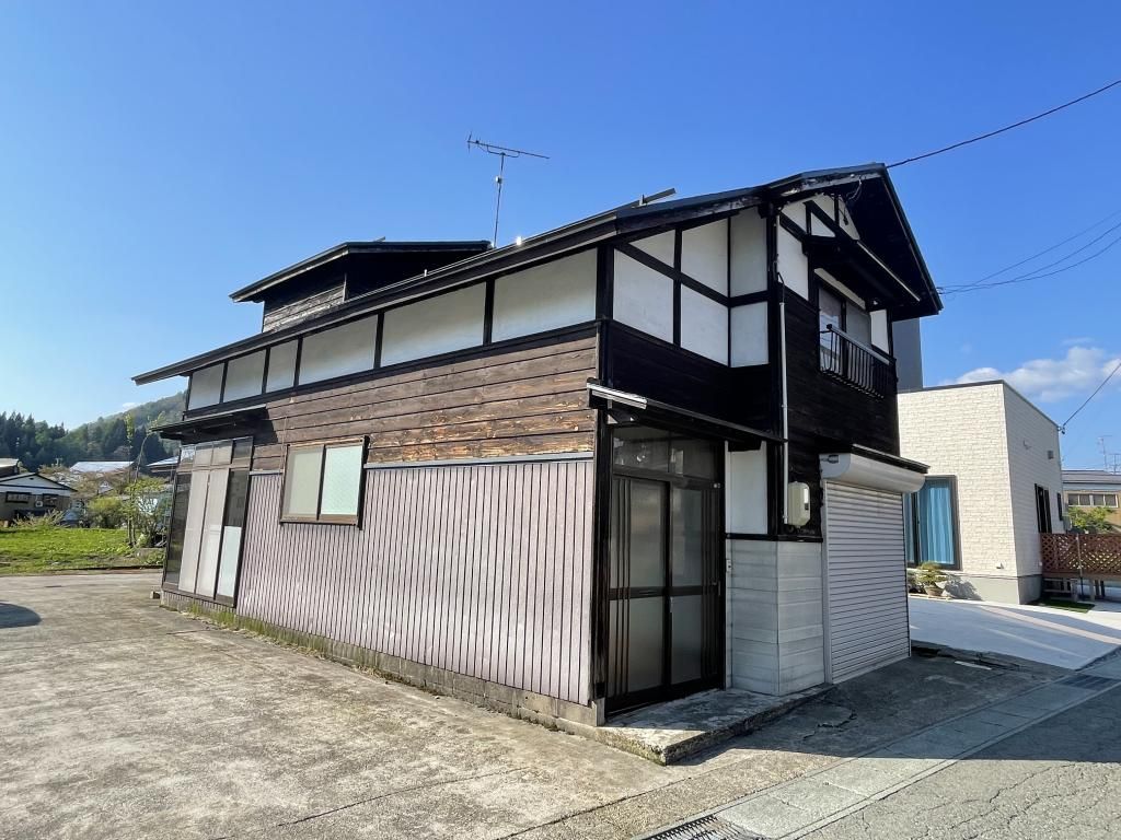 2DK Detached House in Kaneyama Town, Yamagata Prefecture - Thumbnail 4