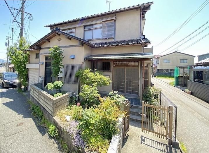 6SLDK Spacious House for Sale in Toyama's Awashima-cho - Thumbnail 3