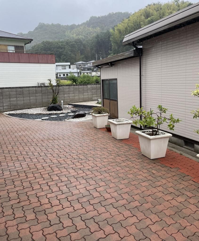 9LDK Solar-Powered RC House for Sale in Shikokuchuo City - Thumbnail 2