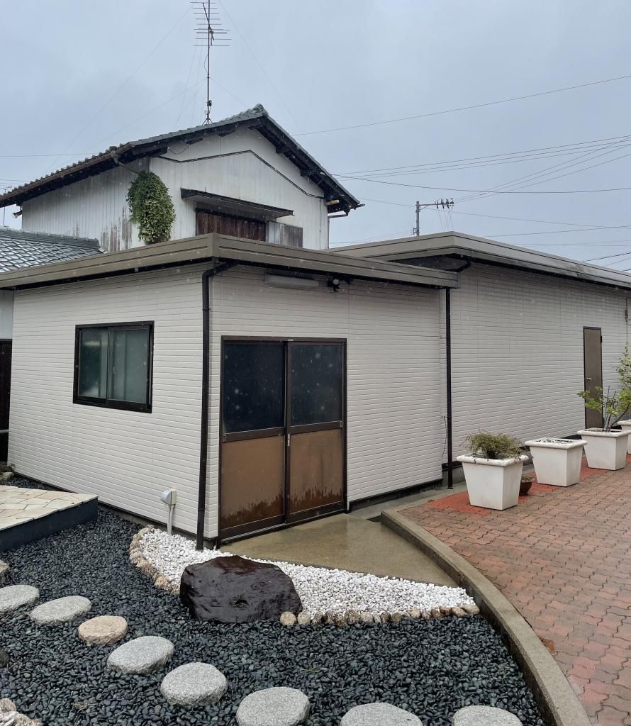 9LDK Solar-Powered RC House for Sale in Shikokuchuo City - Thumbnail 3