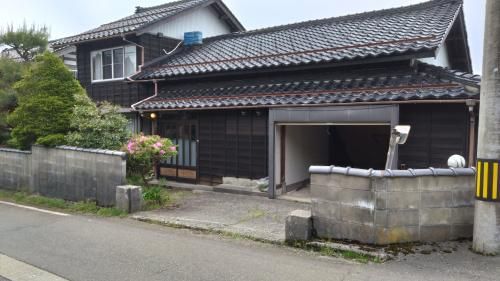 6LDK Japanese Akiya for Sale in Sanjo, Niigata - Image 1