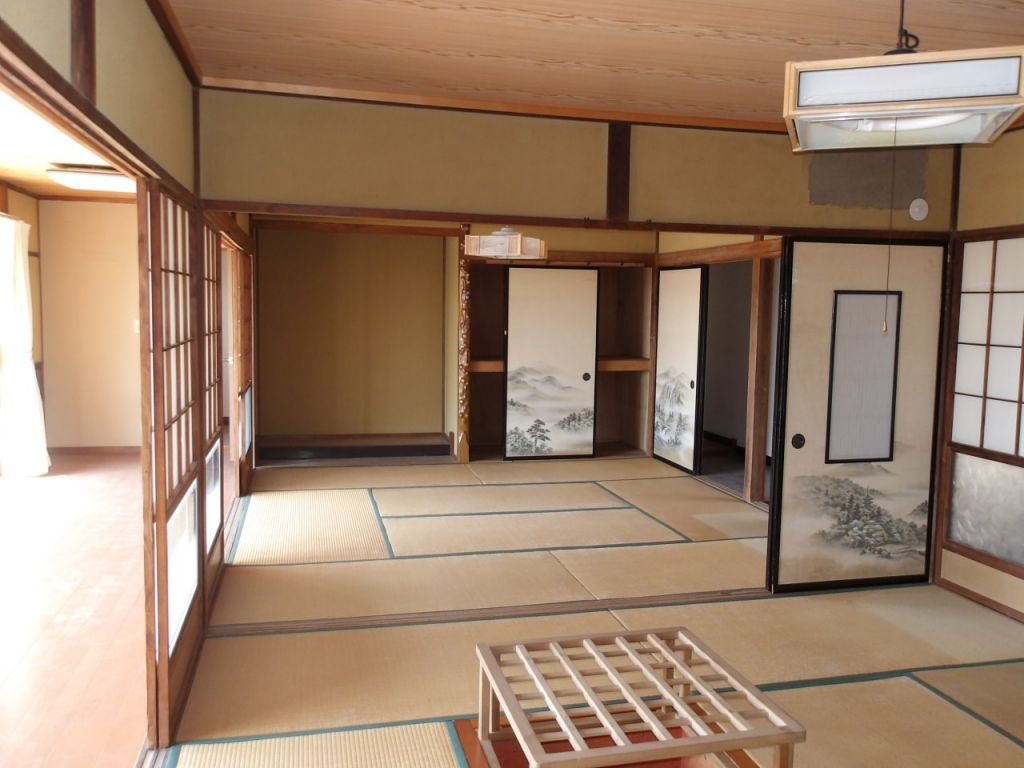 4LDK Single-Story House on 1199m² Lot in Kiryu, Gunma - Thumbnail 3
