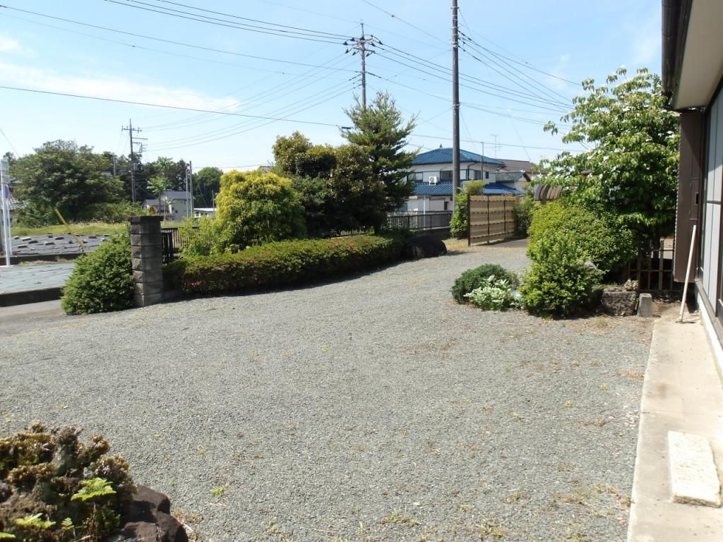 4LDK Single-Story House on 1199m² Lot in Kiryu, Gunma - Thumbnail 2