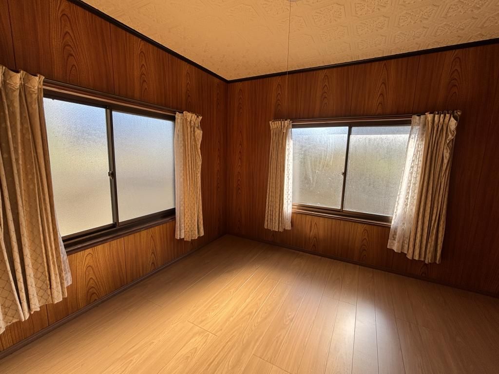 9DK Two-Household Home for Sale in Tsushima, Nagasaki - Thumbnail 4