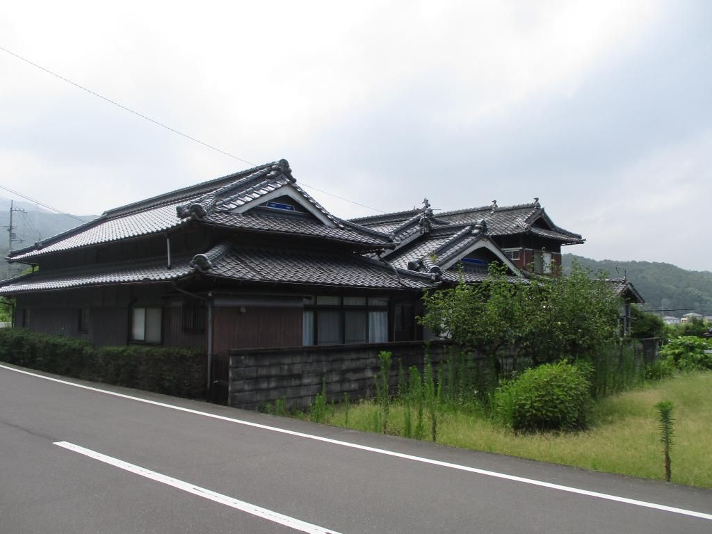 70-Year-Old 13DK House for Sale in Mannō, Kagawa - 362 sqm - Thumbnail 3