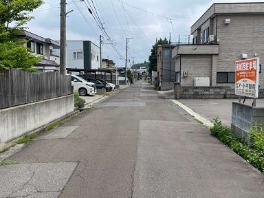 1972 Wooden House on 199 sqm Corner Lot in Hirosaki, Aomori - Thumbnail 2