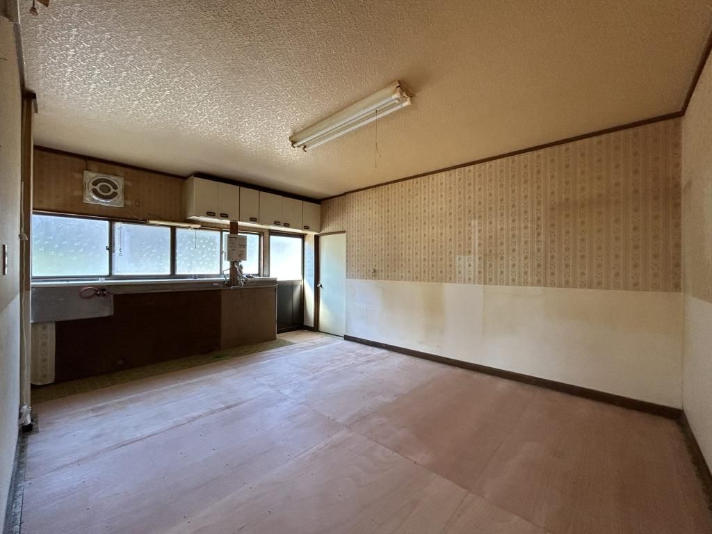 Charming 3DK Rental House with Garden in Tateshina, Nagano - Thumbnail 4