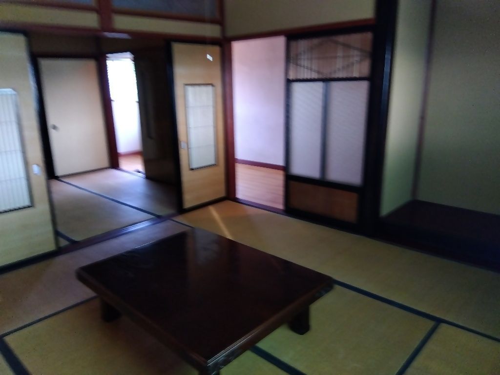 Spacious 1983 House on Corner Lot in Oyabe, Toyama - Thumbnail 3
