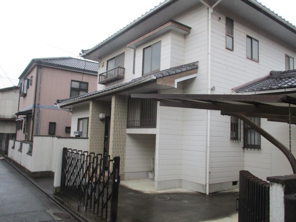 5LDK Family House for Sale in Quiet Yawatahama, Ehime - Thumbnail 2