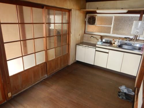 Shop-Attached House for Sale in Iyo City, Ehime - Akiya Bank Property - Thumbnail 4