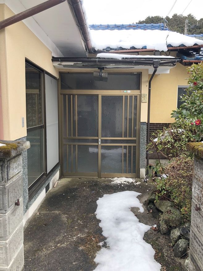 72-Year-Old 5DK Wooden House for Sale Near Funooka Station, Nantan - Thumbnail 2