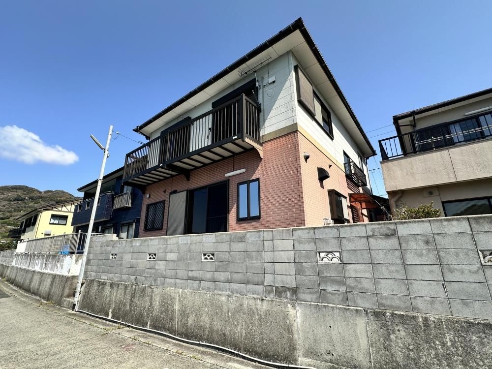 Renovated 4LDK Ocean View House for Sale in Yawatahama - Thumbnail 2