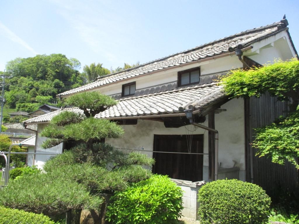 8LDK Traditional Farmhouse with Land in Kasaoka, Okayama - Thumbnail 2