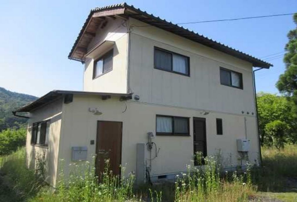 5LDK Detached House for Sale in Kyotamba, Kyoto - Image 1