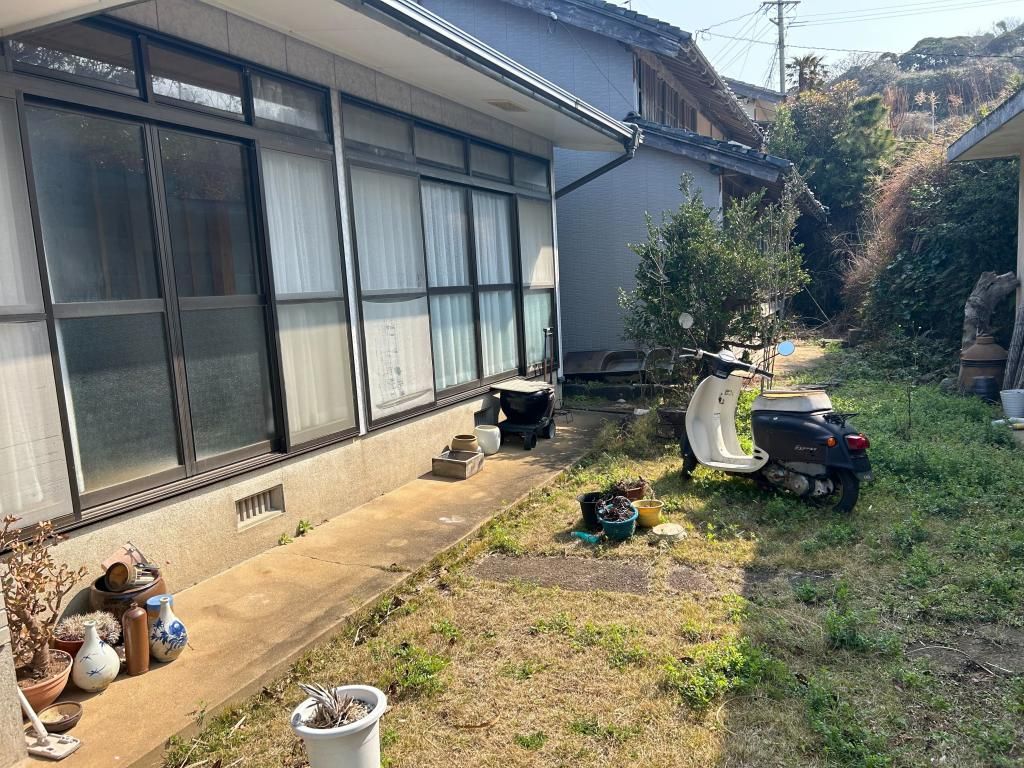 Spacious 4LDK Detached House for Sale on Iki Island, Nagasaki - Thumbnail 2