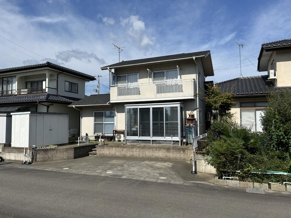 3LDK Akiya Bank Home for Sale in Quiet Fukushima City Neighborhood - Thumbnail 2