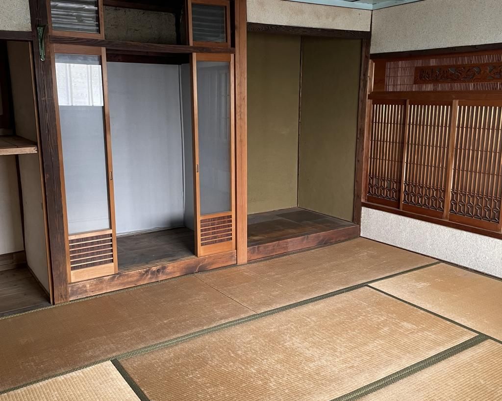 5DK Wooden House for Sale in Shikokuchuo City, Ehime - Thumbnail 2