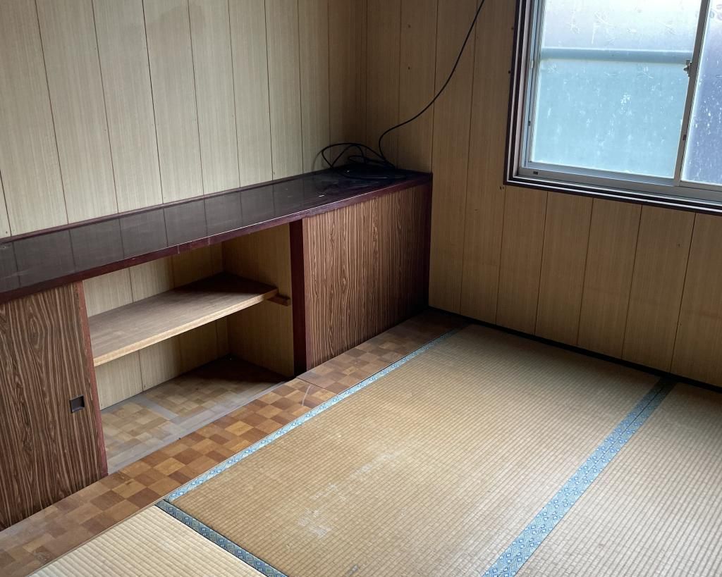 5DK Wooden House for Sale in Shikokuchuo City, Ehime - Thumbnail 4