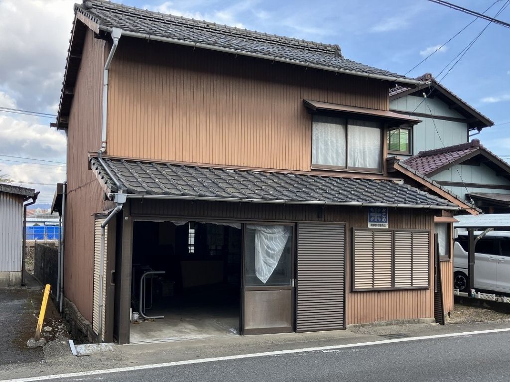 Traditional 6DK Wooden House for Renovation in Imari, Saga - Thumbnail 2