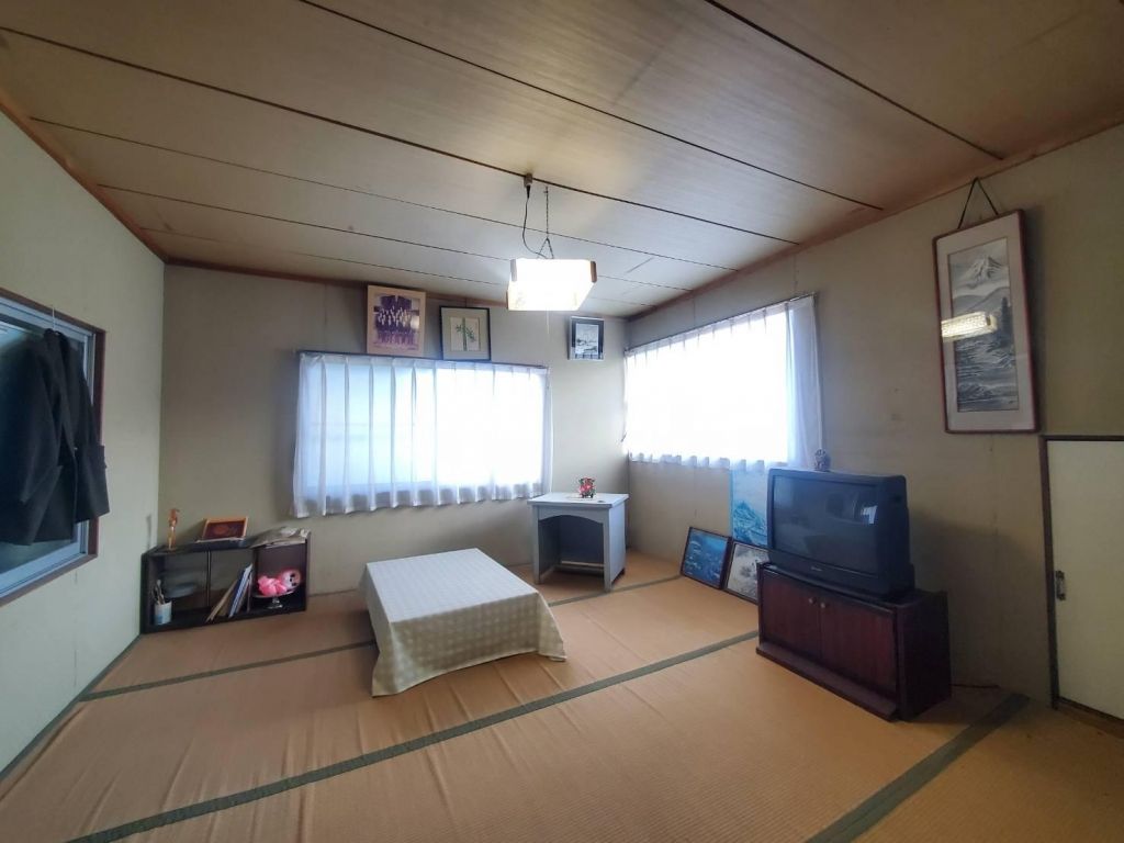 Two-Household Corner Lot Property for Sale in Soja, Okayama - Thumbnail 3