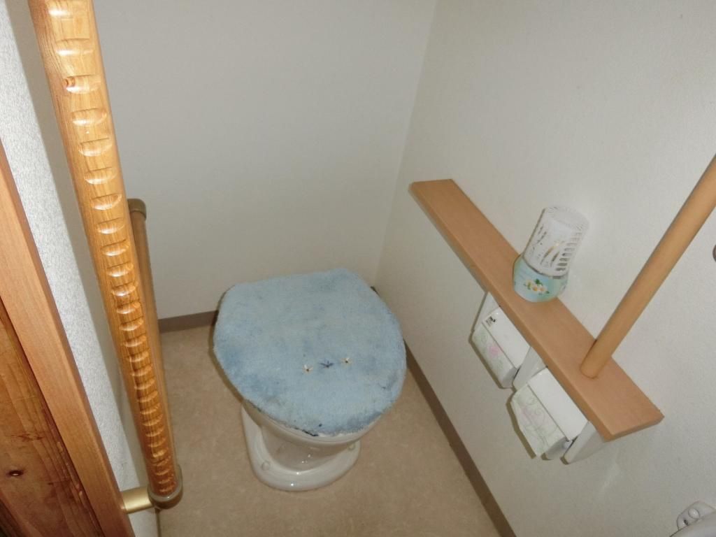 5DK Detached House for Sale on Large Corner Lot in Nirasaki - Thumbnail 3