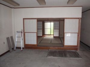 Sado Island Shop House for Renovation Near Ryotsu Port - Thumbnail 4