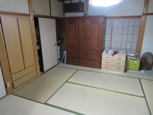 9DK Farmhouse with Land & Outbuildings for Sale in Yakage, Okayama - Thumbnail 2