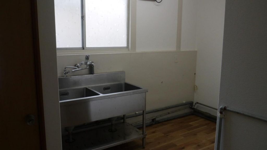 Vacant Shop for Rent near Bungo-Mori Station, Kusu Town - Thumbnail 3