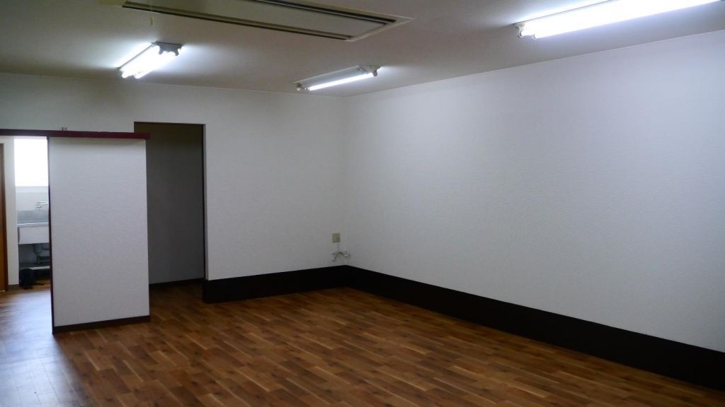 Vacant Shop for Rent near Bungo-Mori Station, Kusu Town - Thumbnail 2