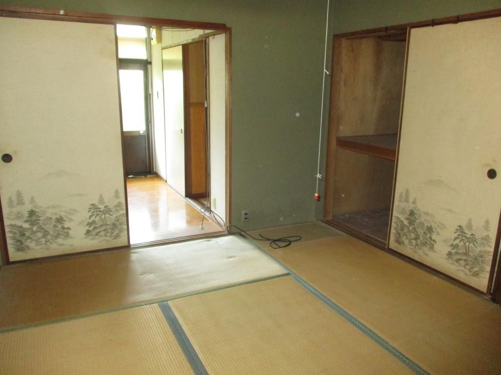 4DK Detached House for Sale in Kasaoka, Okayama - Akiya Bank Property - Thumbnail 3