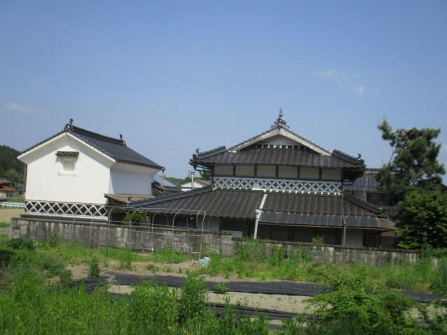 Historic 1893 Farmhouse in Tsuyama with Agricultural Land - Thumbnail 4