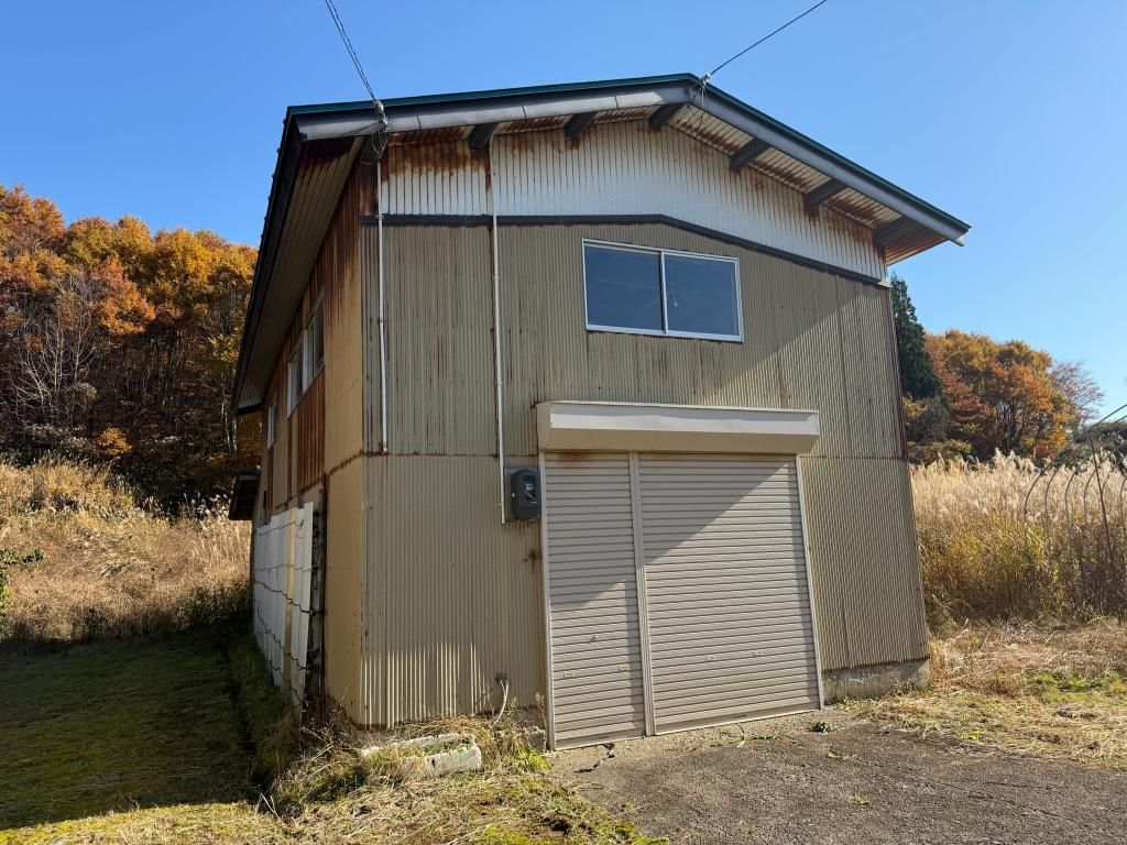 Secluded Hilltop House with Mountain Views in Ugo Town, Akita - Thumbnail 3