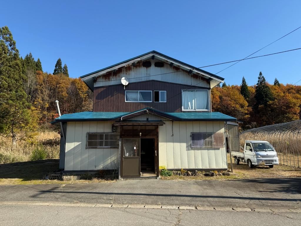 Secluded Hilltop House with Mountain Views in Ugo Town, Akita - Thumbnail 2